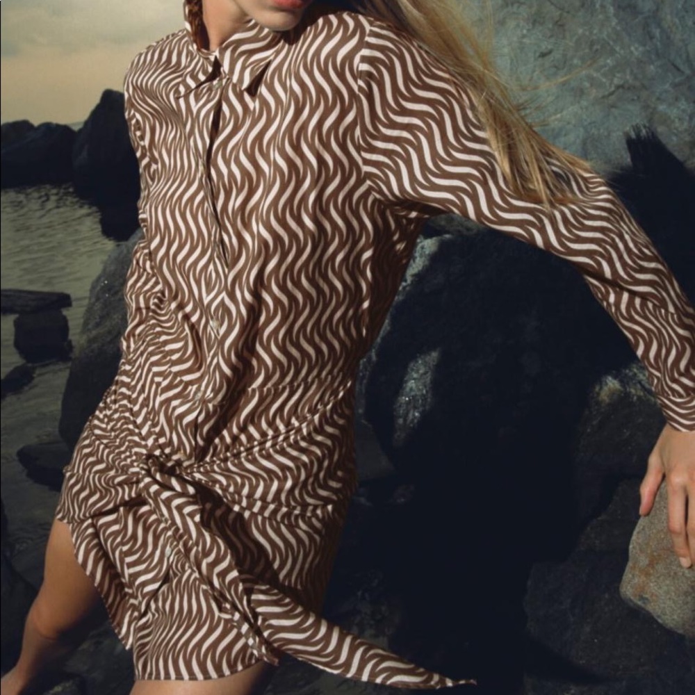 Print dress with knot in sand